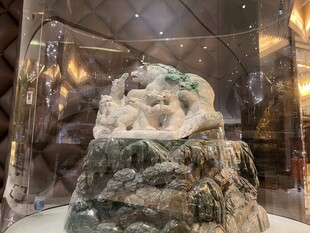 精美玉石雕刻摆件