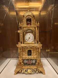 精美古典金色座钟