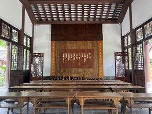 中式传统厅堂古朴桌椅陈设