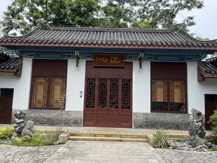 中式传统民居古朴外观