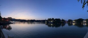 湖畔黄昏美景