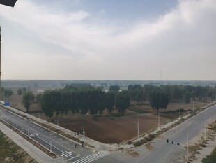 俯瞰城郊开阔风景