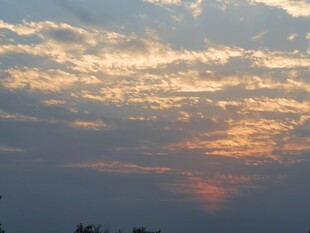 夕阳下的绚烂云彩