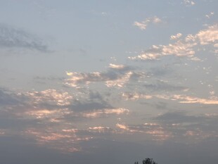 天空中的绚丽云彩