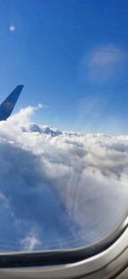 机窗外的云端美景