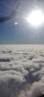 高空俯瞰云海壮丽景象