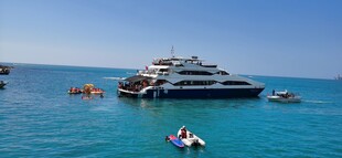 海上豪华游艇及水上活动