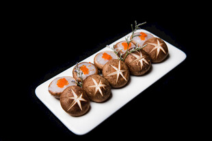 香菇酿肉滑精致摆盘