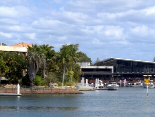 黄金海岸海滨内湾风景
