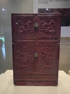 古典雕花红木双屉柜