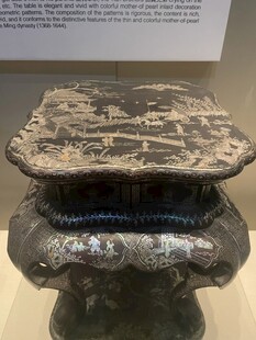 黑漆嵌螺钿器物