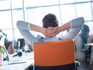 办公族惬意后仰放松时刻