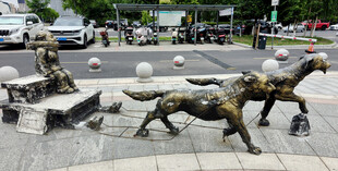 拉雪橇雕塑艺术景观