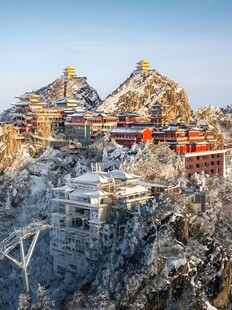 雪山古建筑