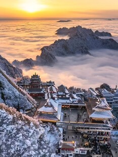 雪山古建筑