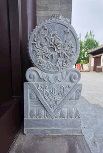 精美石雕门墩