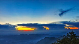 壮丽云海日出美景