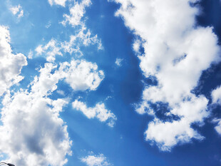 蓝天白云美景