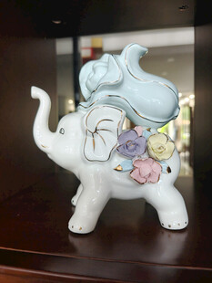 陶瓷大象摆件