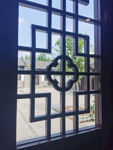 中式雕花窗棂古韵悠然