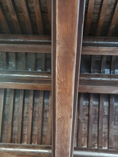 木质结构屋顶细节特写