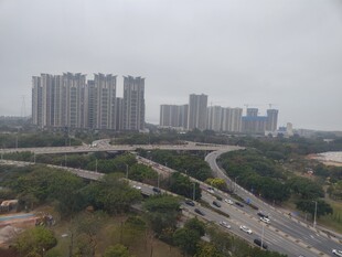 城市交通与高楼景观