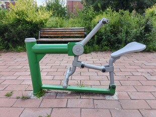 户外绿色健身器材