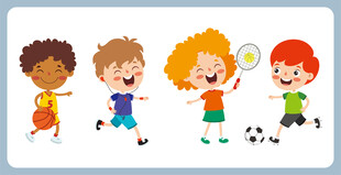 孩子们欢快踢足球场景