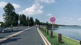 湖畔公路风景