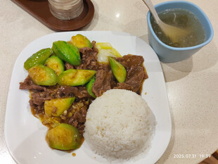 牛肉蔬菜盖饭套餐