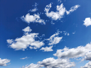 蓝天白云美景