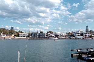 海滨城市港口风光