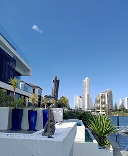 现代风格露台与城市景观