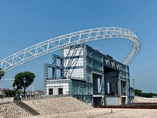 现代独特弧形结构建筑