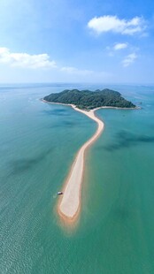 海上蜿蜒沙路海岛风光