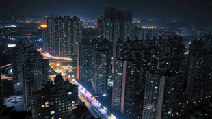 城市夜景璀璨灯火辉煌