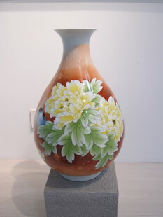 精美花卉装饰陶瓷花瓶