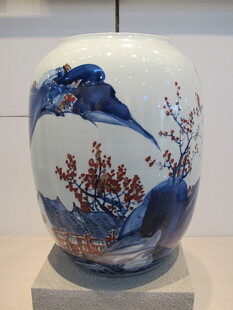 青花山水花卉纹瓷瓶