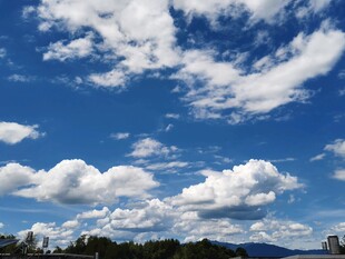 蓝天白云