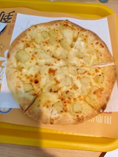 美味芝士披萨切片