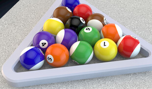 多彩台球摆放于三角框中 分层