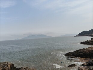 海边风光礁石与辽阔海面