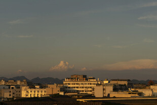 城市黄昏天际线景观