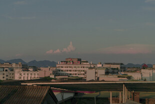 城市天际线 黄昏下的建筑