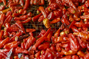 晾晒中的红辣椒