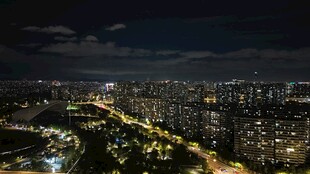 城市璀璨夜景俯瞰图
