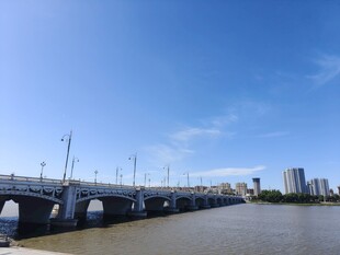 城市跨江大桥风景