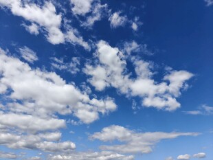 蓝天白云美景