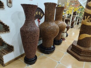 精美古朴核桃雕刻花瓶陈列