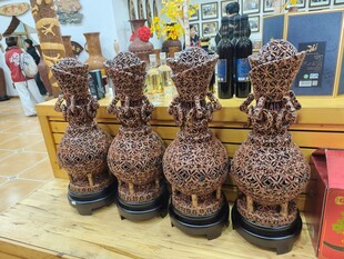 核桃雕刻摆件陈列展示